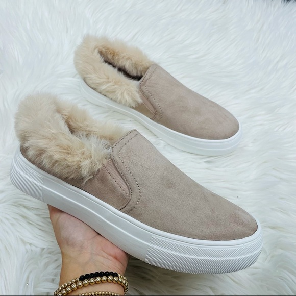 Taupe fur lined slip on - Picture 2 of 7